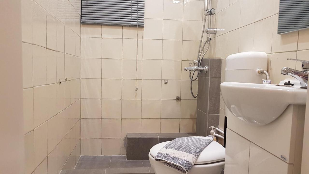 Palette Apartment Carmine - Athens Center, 6 BD, 3 BATH Eksteriør billede