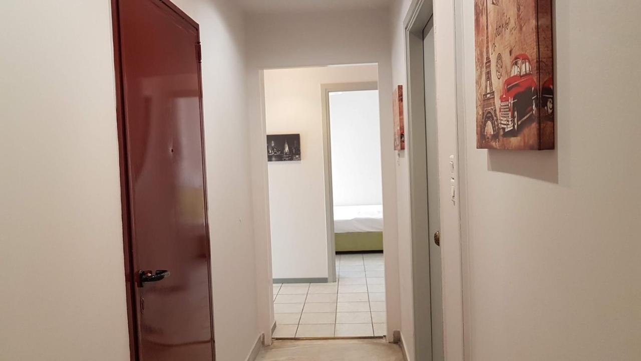 Palette Apartment Carmine - Athens Center, 6 BD, 3 BATH Eksteriør billede
